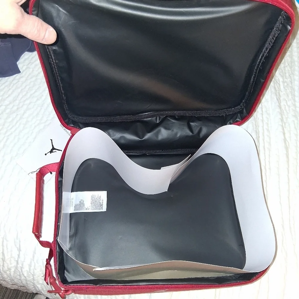 Jordan Men's Red Shoe / multi Purpose Bag NWT OS